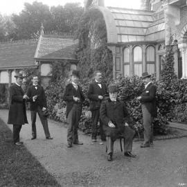 Family group, Rippon Lea