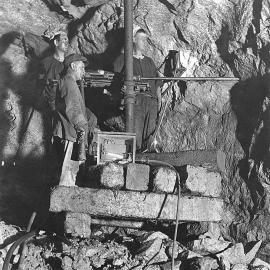 Read Water Spray Dust Sampler In Use