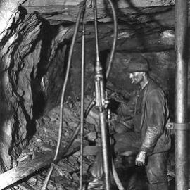 Improved Clifton Dust Collector With Waugh Long Tom Drill