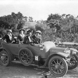 May Hepburn and other women in a car at Deniliquin, NSW
