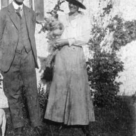 Norman Macgeorge and May Macgeorge at 'Fairyhills' ('Ballangeich'), 25 Riverside Road, Ivanhoe, Victoria