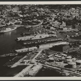 Picture number 3. The port of Hobart, the deep waters of which accommodated the "Queen Elizabeth" during the war. Over 4,000,000 bushels of apples were shipped overseas last season.
