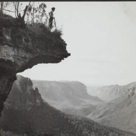 Sunlight and shadow in the valleys of the Blue Mountains at Katoomba, NSW