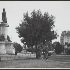 North Terrace, Adelaide, showing King Edward's Statue and War Memorial.