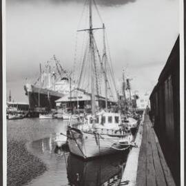 Boats and Queens Pier at Hobart waterfront