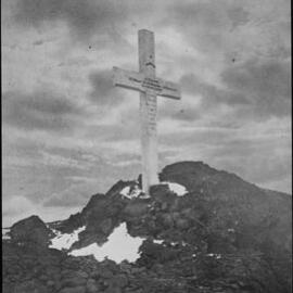 Cross commemorating the Pole Party