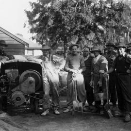 Group of building workers at the School of Chemistry building site in 1938, University of Melbourne.