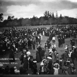 A public gathering in a large park in Benalla to celebrate the coronation of King George 5th.