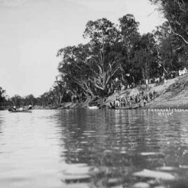 A swimming carnival on the Murray River at Yarrawonga, 5th March 1922.