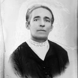 Portrait of an unidentified adult.