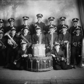 The Benalla Band with their instruments.