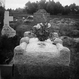 Grave and headstone of Amos Neal in an unidentified cemetery.