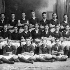 A posed Benalla football team in 1926.
