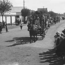 An ANZAC Day procession in central Benalla, 25th April 1920.