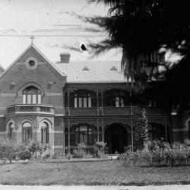 Front view of the Convent of Our Lady of the Angels, Benalla.