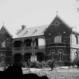 Front view of the Convent of Our Lady of the Angels, Benalla.