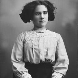 Studio portrait of Miss Yedds [or Jedds?].