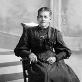 Studio portrait of Mrs. Wallace.