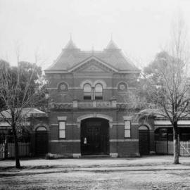The façade of the Benalla Court House.