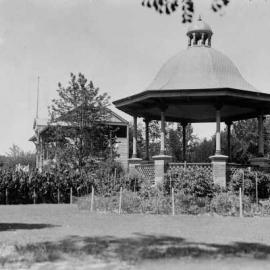Part of the Benalla Botanical Gardens including the rotunda.