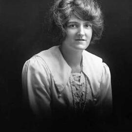 Studio portrait of Miss Williams.