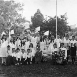 Children participating in peace celebrations at Thoona near Benalla.