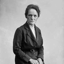 Studio portrait of Mrs. Hodge.