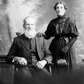 Studio portrait of Frederick Woods Spriggs and Ruth Spriggs.