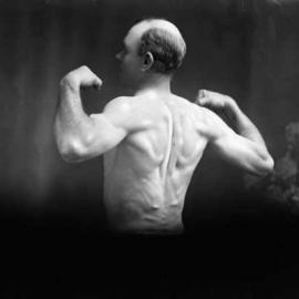 An unidentified man demonstrating a callisthenic pose.
