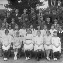 An unidentified group of school students.