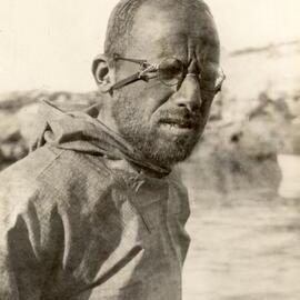 Loewe returning from Greenland Icecap.