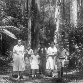 Daphne, Alan, Rosemary, Albert, Louise and Will Bishop.