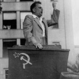 A speaker at a Communist Party of Australia street meeting in Sydney, NSW, in the early 1940s.
