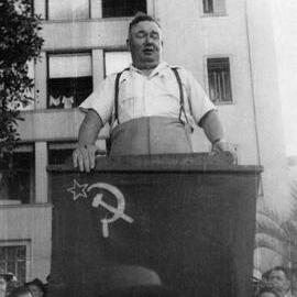 Jim Healy from the Waterside Workers' Federation, speaking at a Communist Party of Australia street meeting in Sydney.