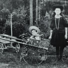 Dr Alexander Leeper's children, University of Melbourne.