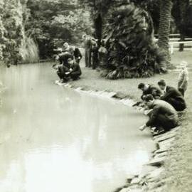 Yabby fishing contest, University of Melbourne, August 1935.