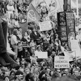 Benny Zable at second Persian Gulf war protest march, 25 January 1991.