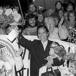 Women's delegation from North Vietnam arrives at Tullamarine.