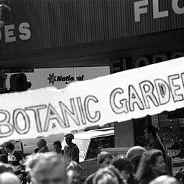 Public Sector Services union protest, 1992 - "Botanic Gardens" banner.