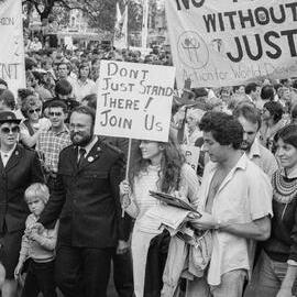 Protestors at Palm Sunday rally, April 1984.