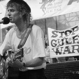 Ian Paulin at the second Persian Gulf war protest march, 25 January 1991.
