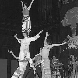 Anti-uranium meeting, Melbourne Town Hall, 30 March 1977