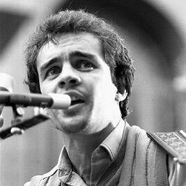 Tim O'Brien singing at an Anti-Uranium Rally, 1981.