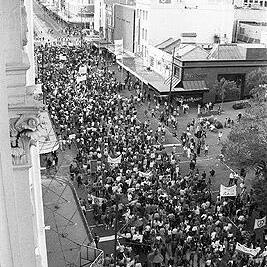 View from sixth floor of the Manchester Unity building during the second Persian Gulf war protest march, 25 January 1991.