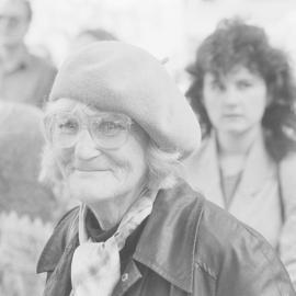 Ruth Crow protesting during U.S. President George Bush's visit to Melbourne, 2 January 1992.