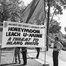 Honeymoon uranium mine rally, May 1982 - union banner.