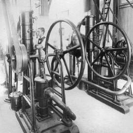 Vacuum Pans for the Manufacture of Fluid Extracts