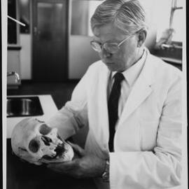 Faulkner, Dr Keith, Senior Lecturer, Restorative Dentistry.