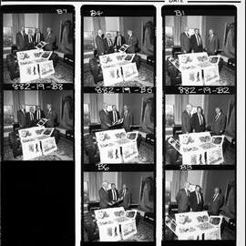 Dax, Dr Eric Cunningham, Professor Sir Douglas Wright, Dr David Barlow (from Larundel) and Ray Marginson at lunch to mark handover of Larundal’s psychiatric art to the University’s Dax Collection