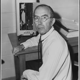 Lovell, Prof R. R. H.